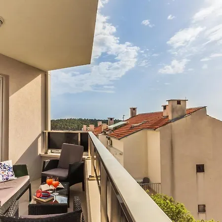 Urban Apartamento *